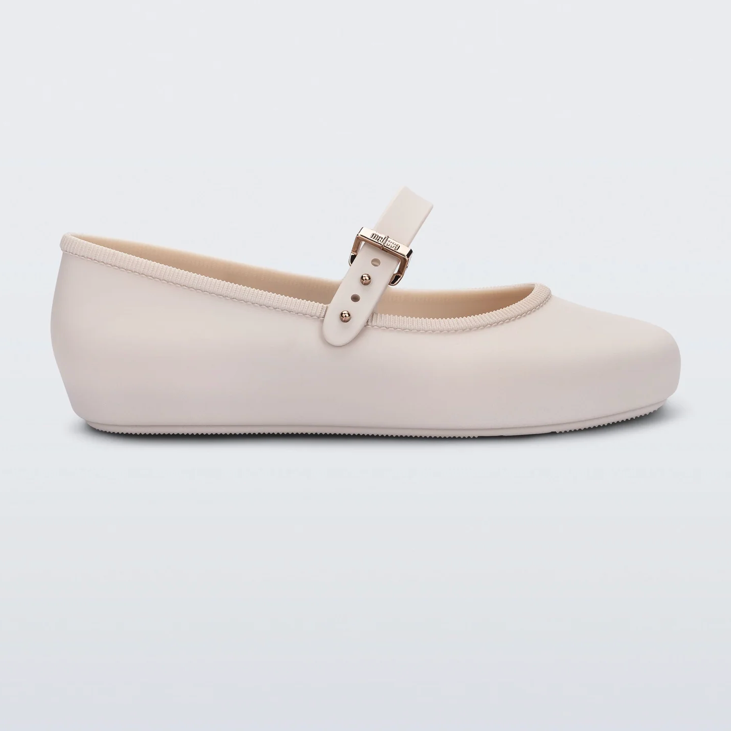 Mini Melissa Soft Ballerina flat with adjustable ankle strap and cushioned insole, girls jelly ballet shoe in a classic silhouette.