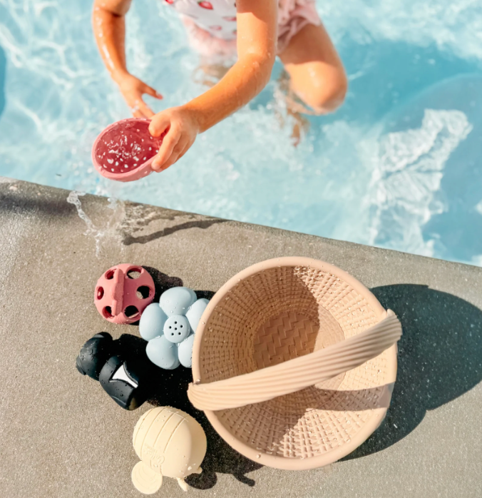 Calla & Friends Strawberry Patch Water Toys