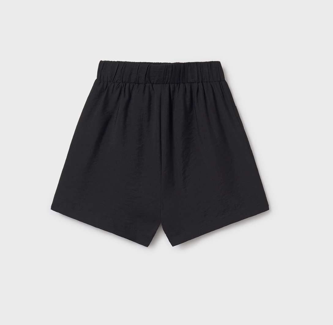 Mayoral tween girl black bow tie shorts with front pockets.